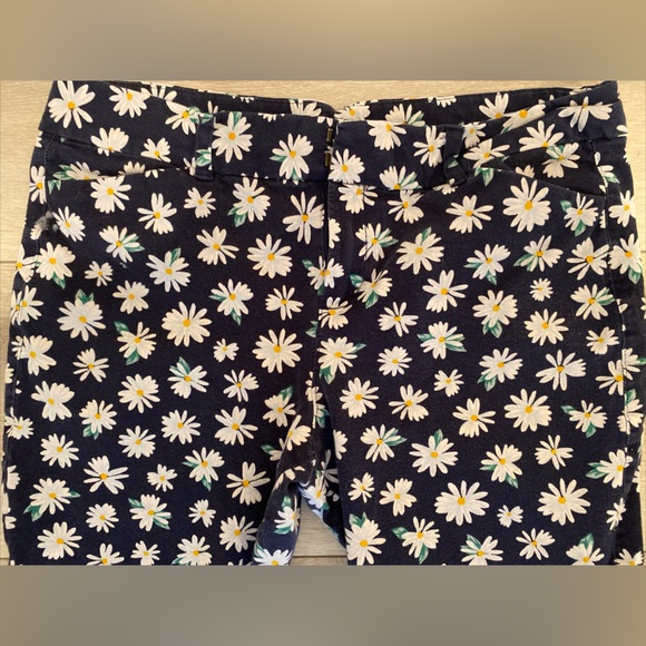 12 Old Navy Pixie Ankle Capri Pants Navy/White Daisy Print - Picture 2 of 6